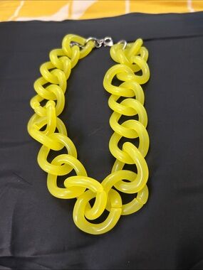 Bold Yellow Acrylic Link-Chain Necklace - NWOT 16 inches-2.5 Extender